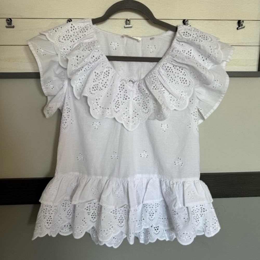 7 FOR ALL MANKID floral ruffle eyelet crochet v-neckline size small cap sleeve